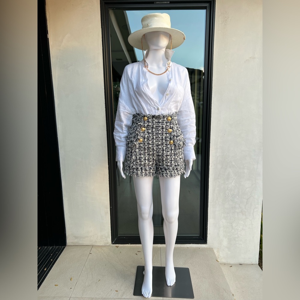 Authentic Balmain tweeted shorts with gold bottons size 36 XS / S.